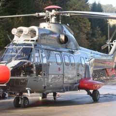 Pose des pylônes sur la ligne Vonnes – Super-Châtel